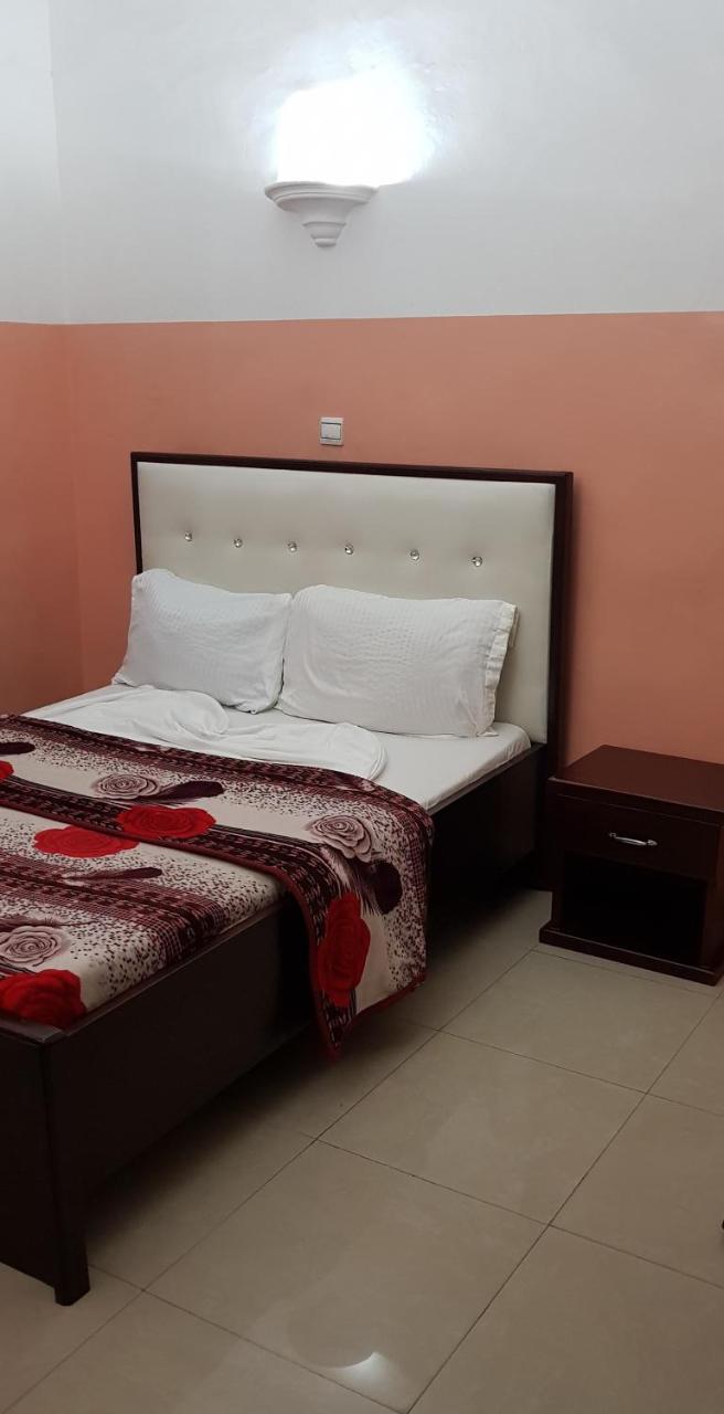 Appartements Chez Leo Brazzaville Eksteriør billede